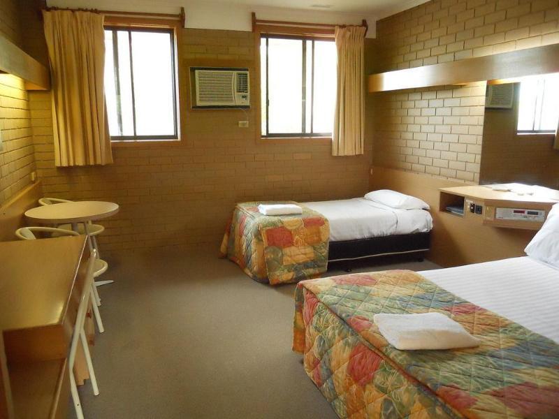 Prom Country Lodge Foster Esterno foto
