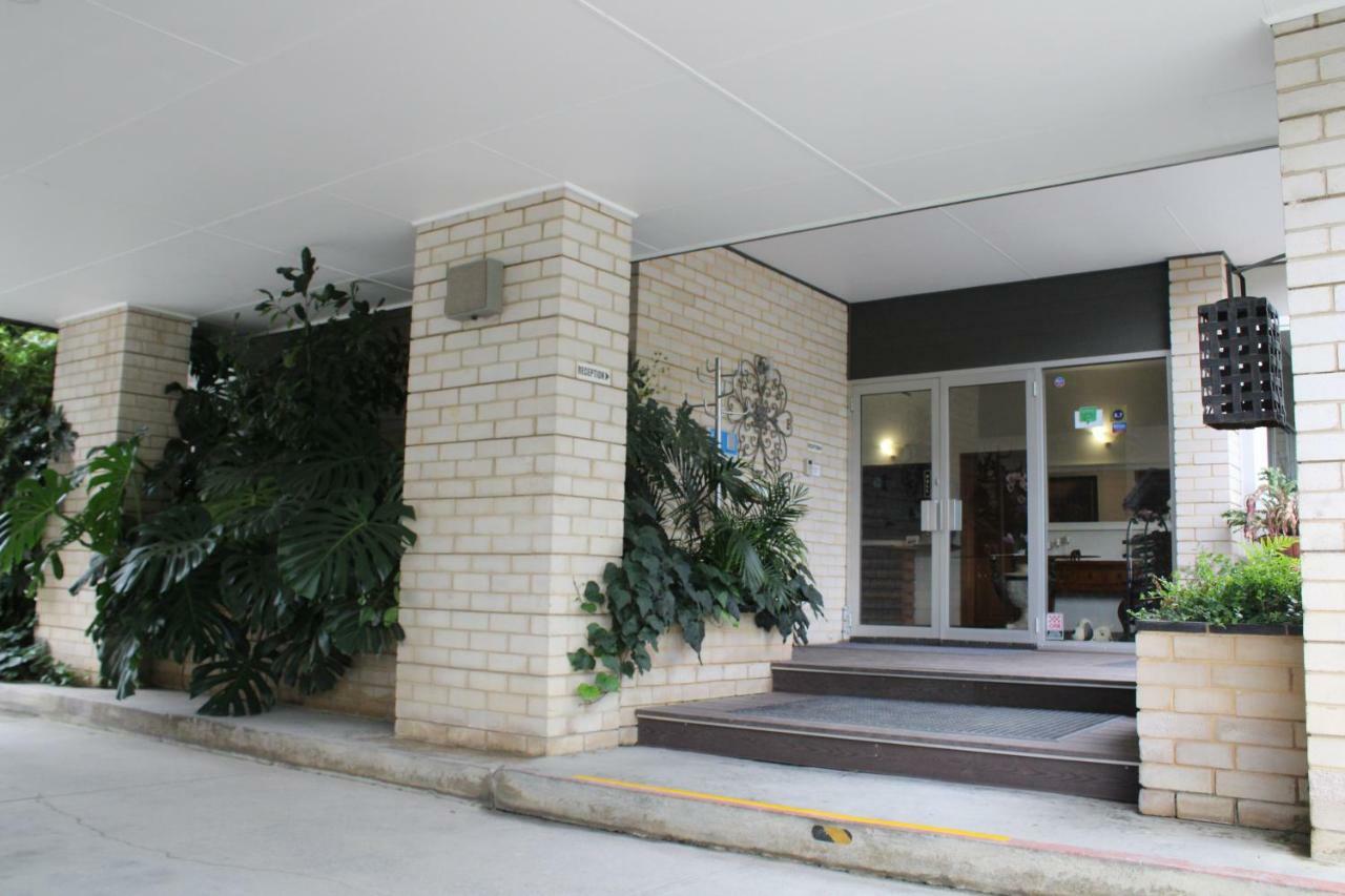 Prom Country Lodge Foster Esterno foto